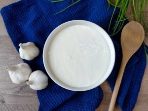 Sos czosnkowy przepis