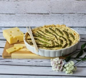 Quiche serowy ze szparagami zielonymi