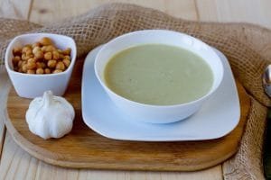 Zupa z pieczonego czosnku