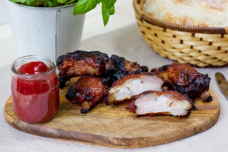 Karmelizowane żeberka z piekarnika