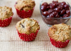Kokosowe muffiny z czereśniami