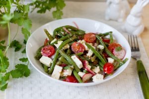 Sałatka z fasolką szparagową i serem feta