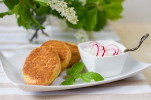 Kotleciki twarogowe z rzodkiewką