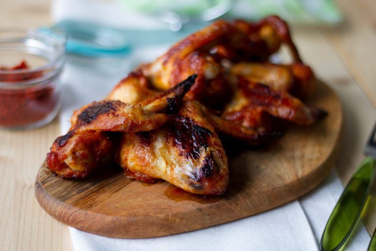 Pieczone skrzydełka z kurczaka w marynacie