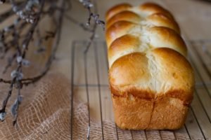 Drożdżowy chlebek bananowy