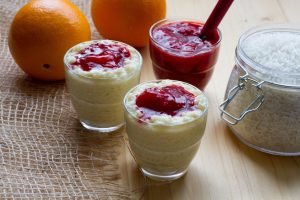 Pudding ryżowy z truskawkami