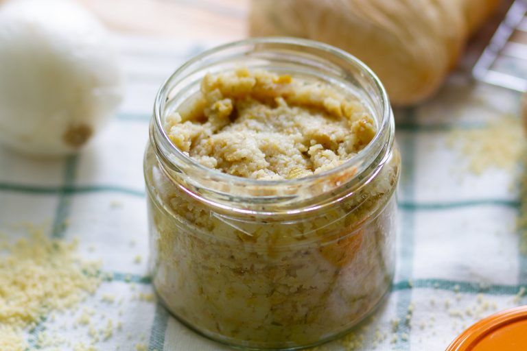 Smalczyk wegański z cebulą