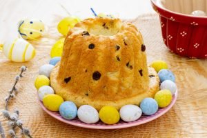 Drożdżowa babka wielkanocna