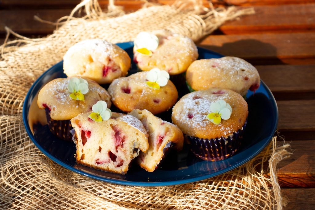 Muffinki z truskawkami i czekoladą