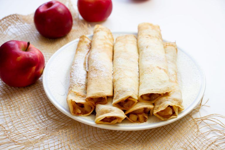 Naleśniki nadziewane jabłkami
