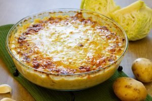 Zapiekanka z kapusty i ziemniaków