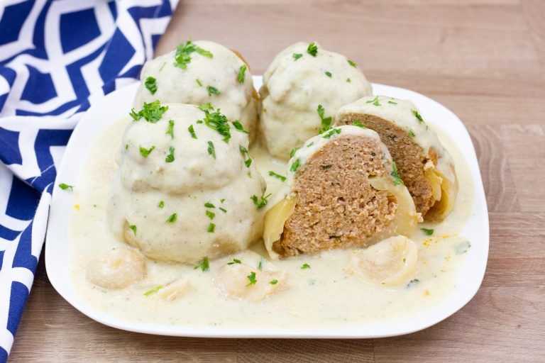 Faszerowana kalarepa w sosie śmietanowym