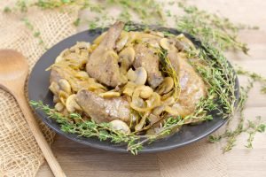 Przepis na wątróbkę wieprzową z pieczarkami