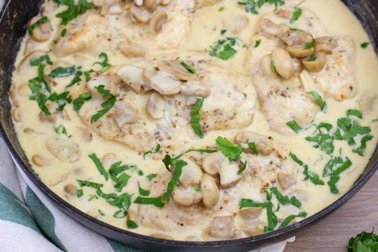 Przepis na kurczaka w sosie pieczarkowym