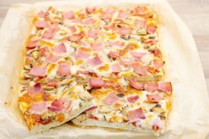 Przepis na pizzę z blachy