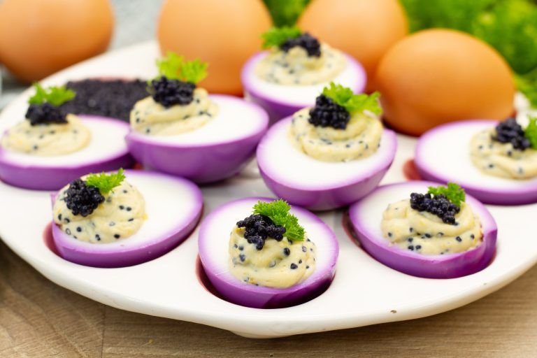 Przepis na jajka faszerowane kremem z kawiorem